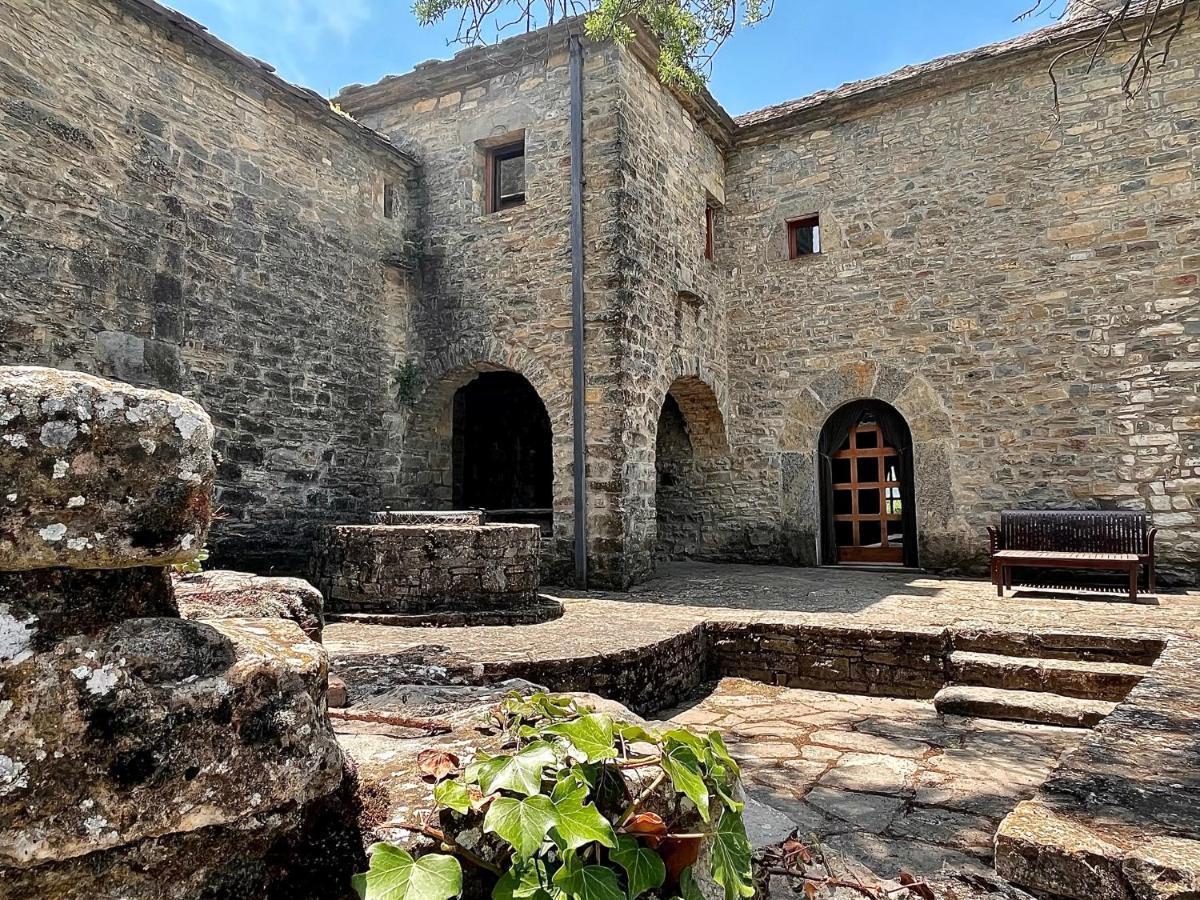 La Abadia Pension Coscojuela de Sobrarbe Buitenkant foto